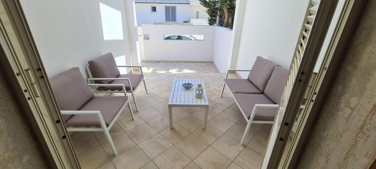 Villa Torre Dell'Orso Centro - Villino Vista Mare Con Ampio Giardino Exterior foto